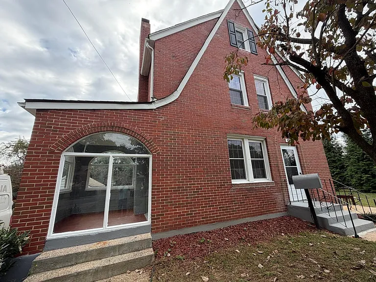 139 Lee Ave NE — Photo 25