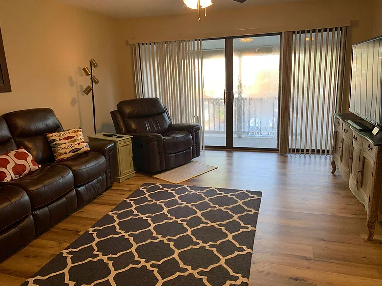 103 E Lockhaven Dr #G — Photo 6