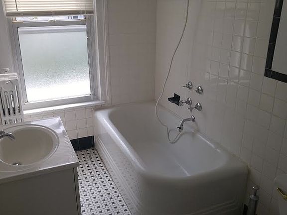4th image of 184 18th St #3
