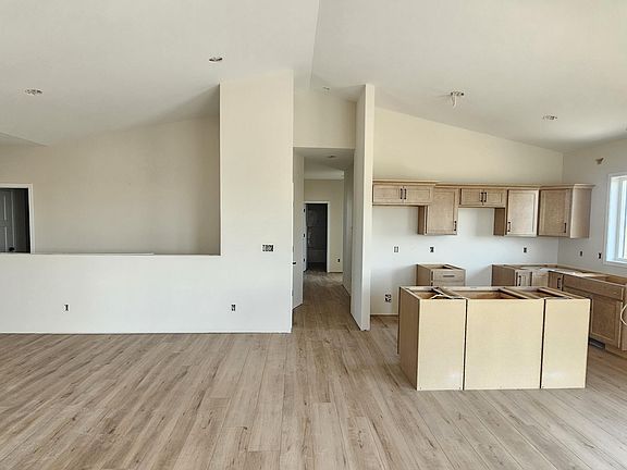 5th image of 3905 Platinum St