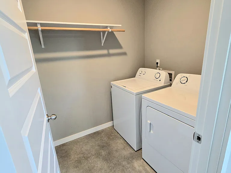 104 S Church St — Photo 12