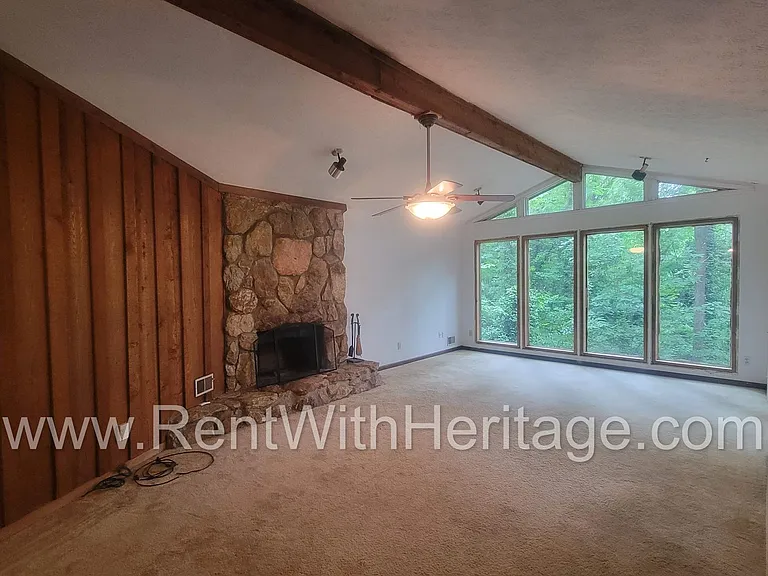 1050 Flamingo Dr — Photo 8