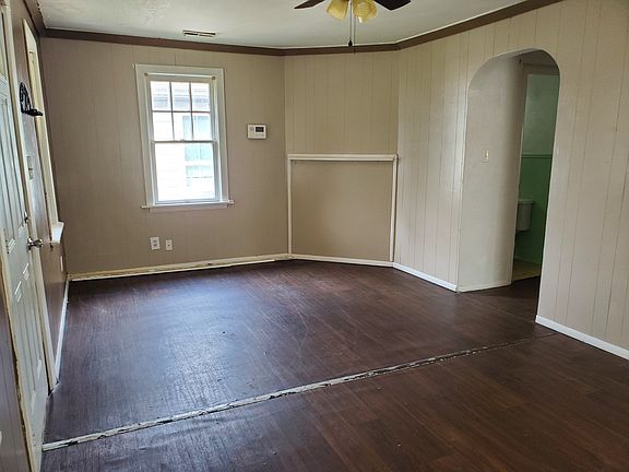 3rd image of 2954 Lens Ave