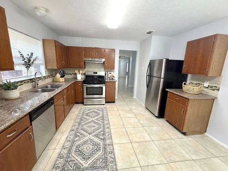15518 Evergreen Grove Dr — Photo 8