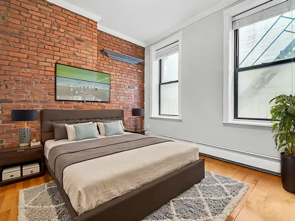 330 E 6th St, New York, NY