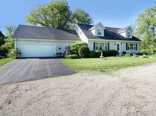 30W391 Lysle Rd, Wayne, IL 60184