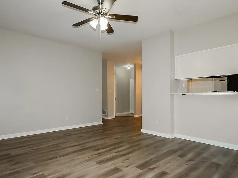 8170 Timber Knoll Ln — Photo 6