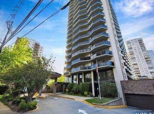 2077 Center Ave APT 7K, Fort Lee, NJ