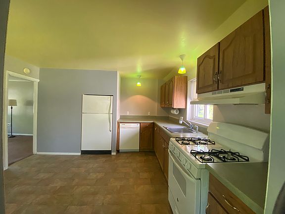 3rd image of 403 Cornell Rd