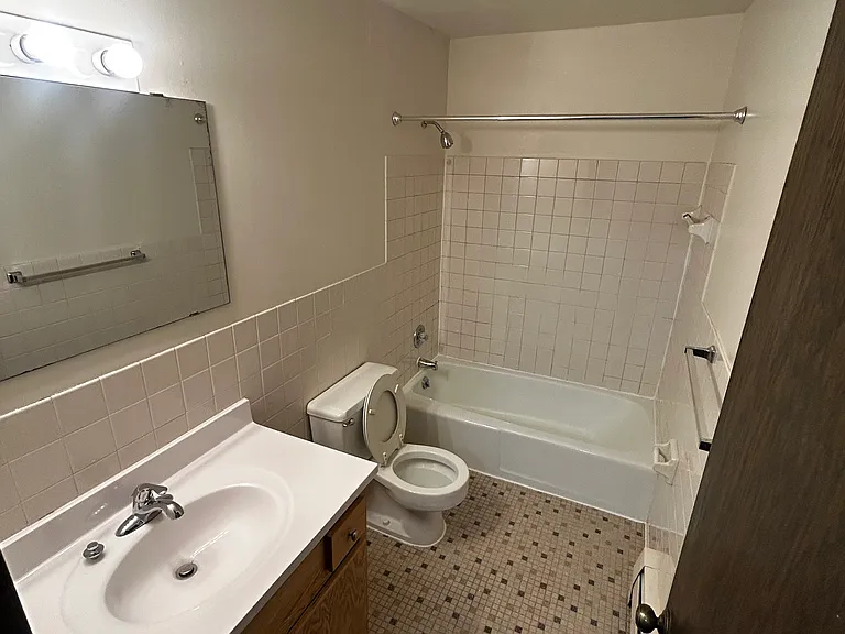 Mechanic Avenue Apartments — Photo 37