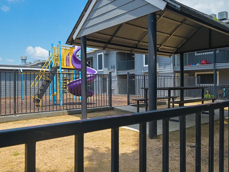 Lila Apartments — Photo 15