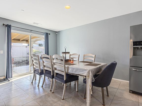 4th image of 1256 E Avenue K6