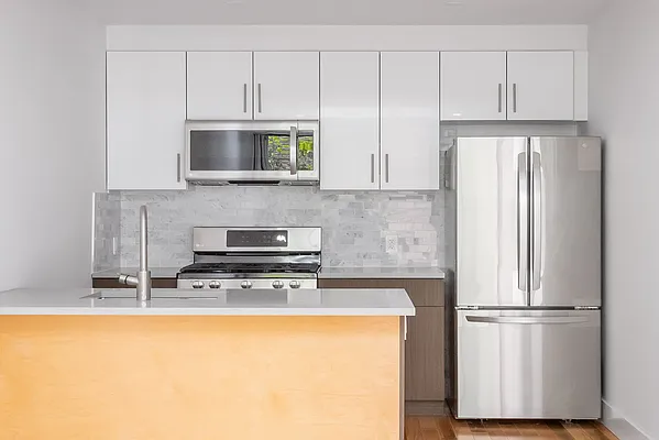 Rented by Modern Spaces | media 31