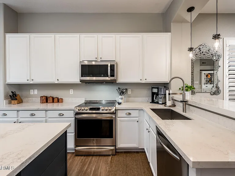 4375 E Lariat Ln — Photo 6