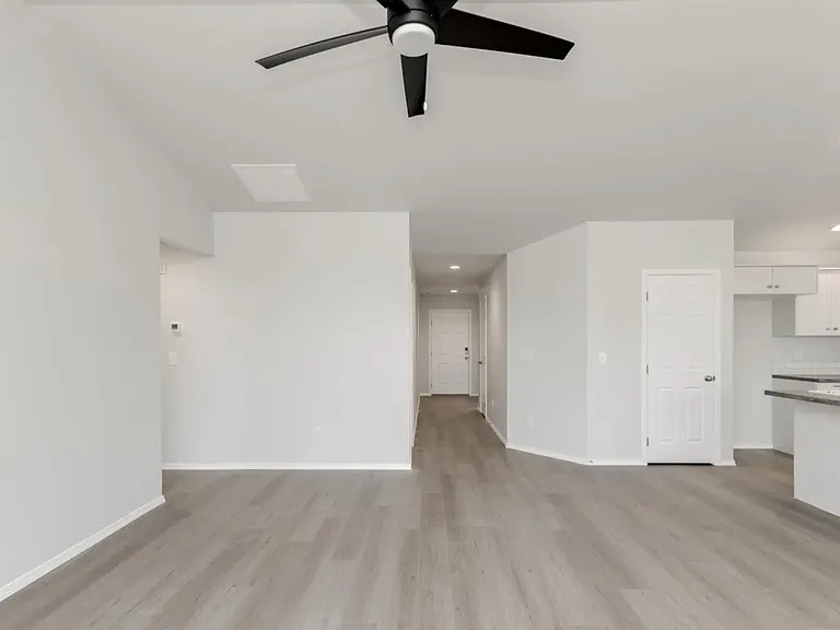 765 SW Alpha St — Photo 12