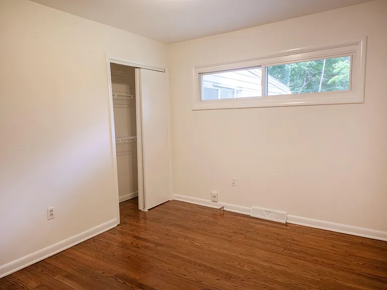 204 Hazelwood Dr — Photo 16