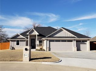 925 Stonie Brook Ct, Harrah, OK 73045