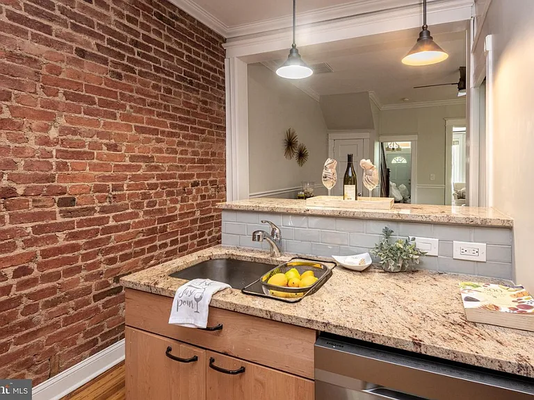 715 Quincy St NW #1 — Photo 9