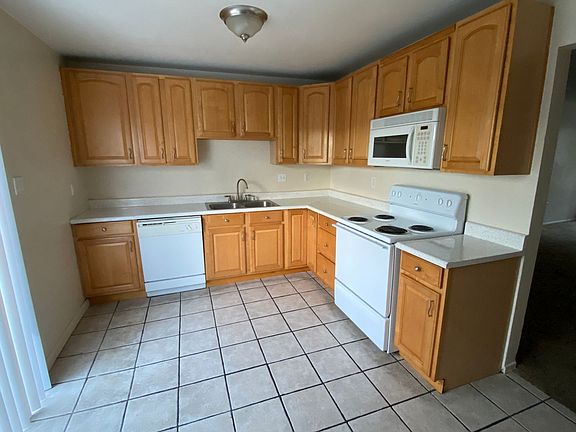 4th image of 888 Cherrywood Way Unit 19