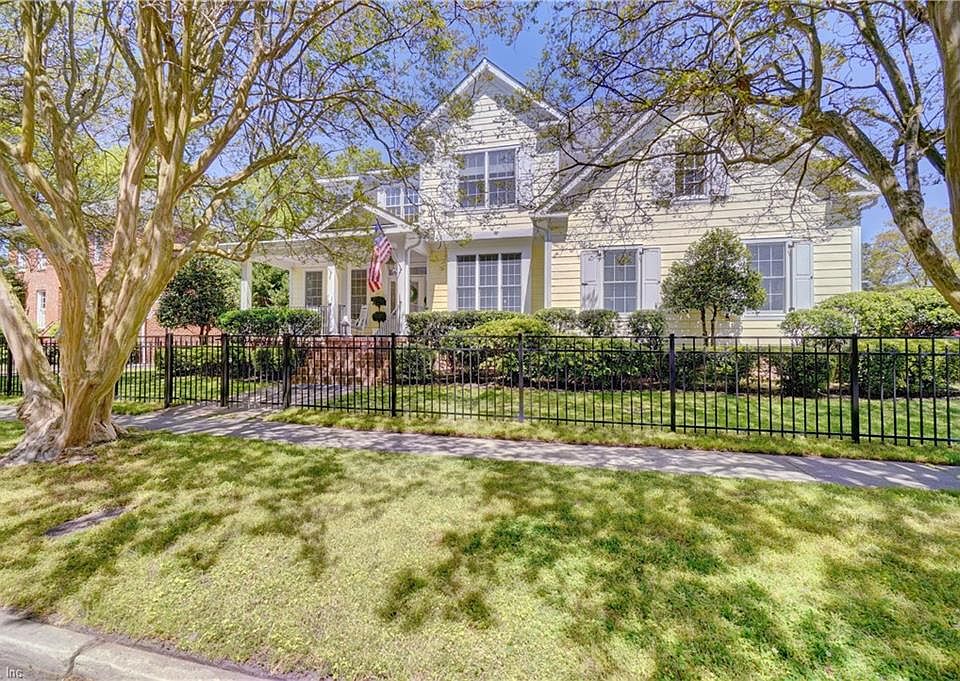 Fabulous 5 bedroom/4 bathroom home sits on corner lot in the heart of Larchmont