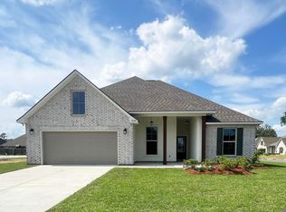 14284 Zebra Lake Dr, Denham Springs, LA 70726