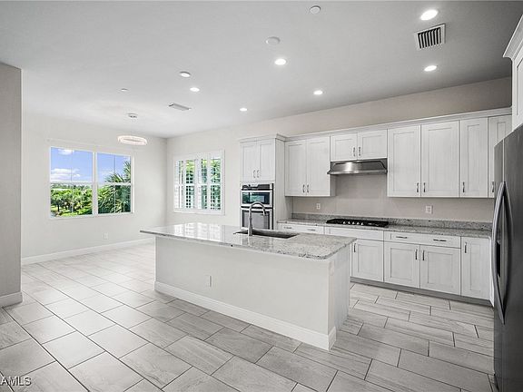 4th image of 8936 Saint Lucia Dr #202