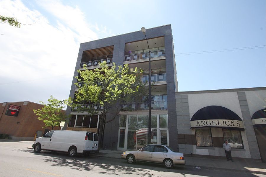 1st image of 3240 N Milwaukee Ave APT 3
