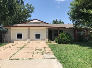 1521 Tudor Dr, Moore, OK 73160
