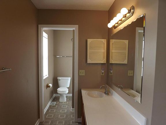 2nd image of 2550 Harborridge Ct