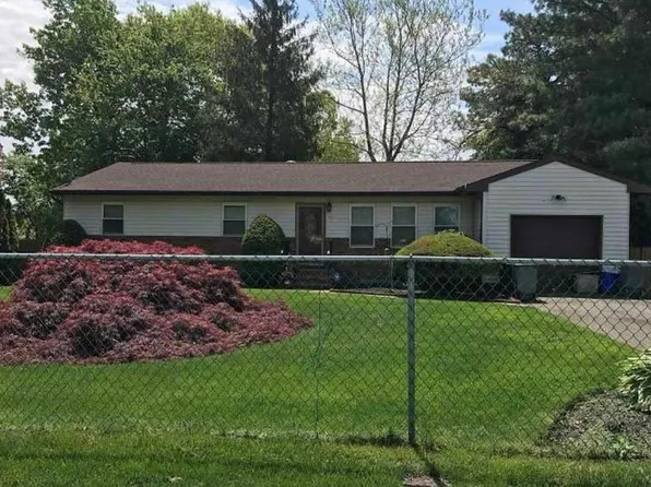 (undisclosed Address), Wyandanch, NY 11798
