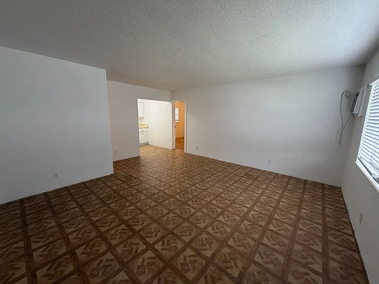 2111 Roosevelt St — Photo 13