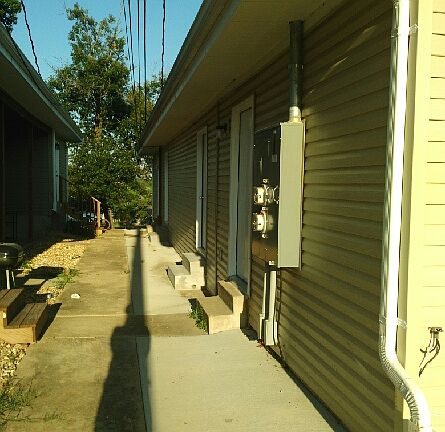 4th image of 810 Jefferson St