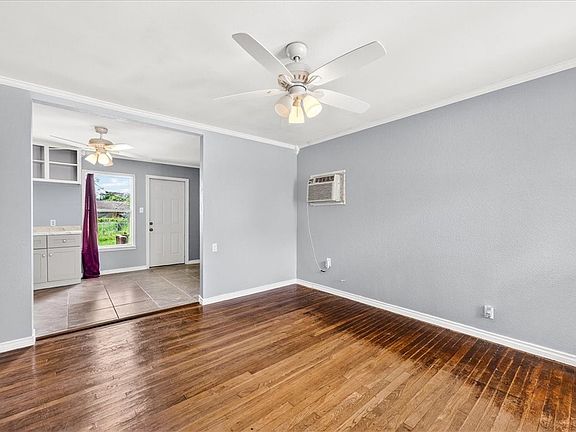 3rd image of 5329 Alaniz Dr