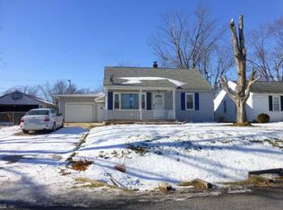 111 Bess St, Washington, IL 61571