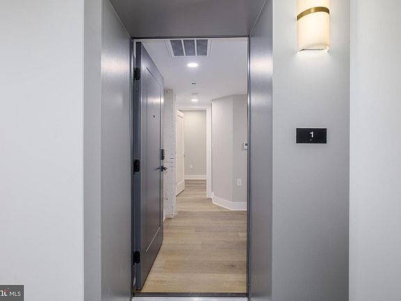 3rd image of 933 N St NW #B01
