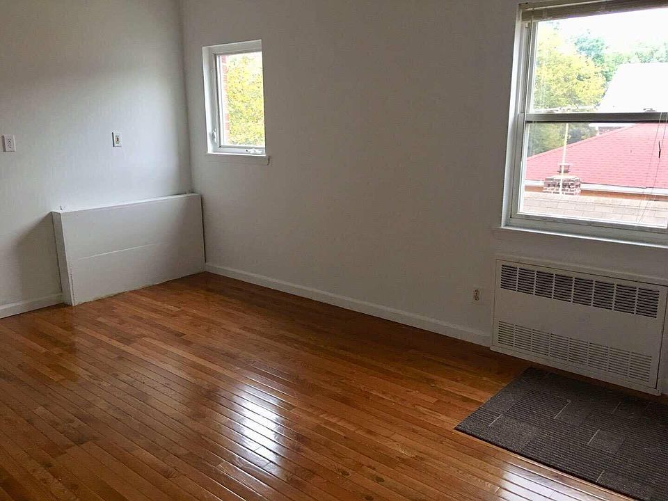 1st image of 5711 161st St #2