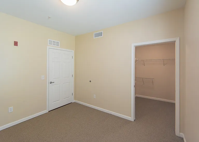 Tenth & College Horizons Apartments — Photo 22