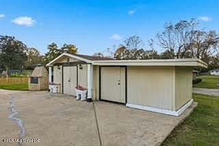 5th image of 206 Plantation Dr