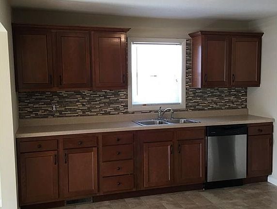 4th image of 2209 N Ball Ave