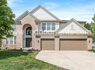 4712 Pebblepointe Pass, Zionsville, IN 46077