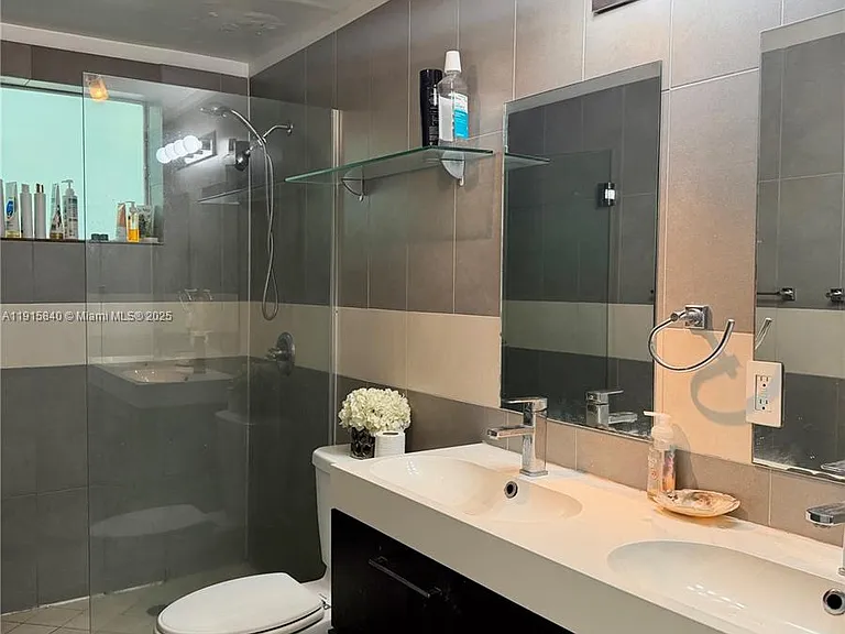 1198 Marseille Dr #4A — Photo 3