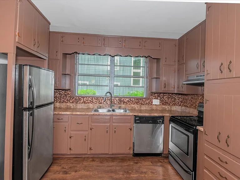 3160 Lake Ave — Photo 18