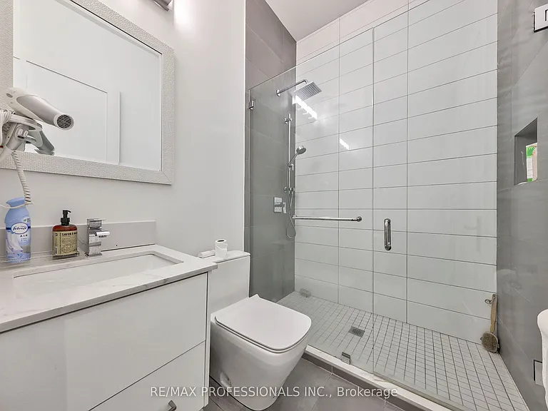 29 Avon Park Dr — Photo 44