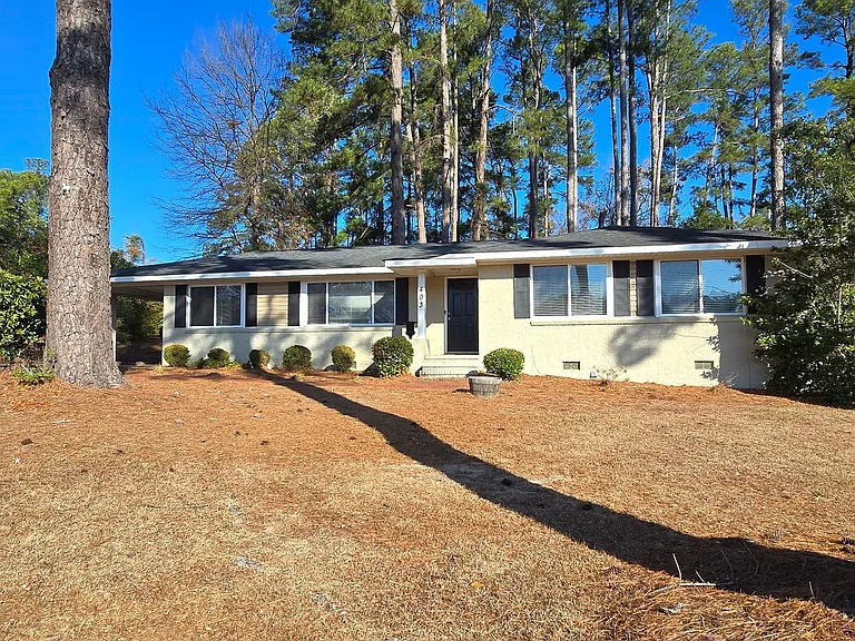 403 Aumond Rd — Photo 1