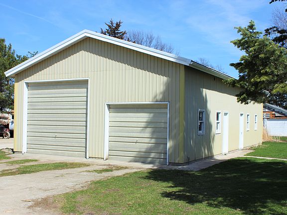 3rd image of 628 Woodlawn Ave