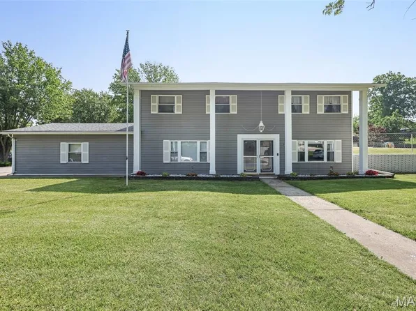 5907 Deer Trl, Godfrey, IL 62035