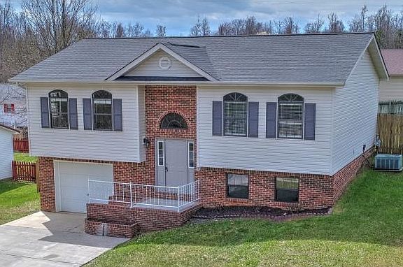 2nd image of 3309 Lita Dr