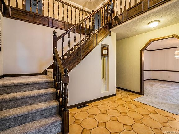 4th image of 729 King St