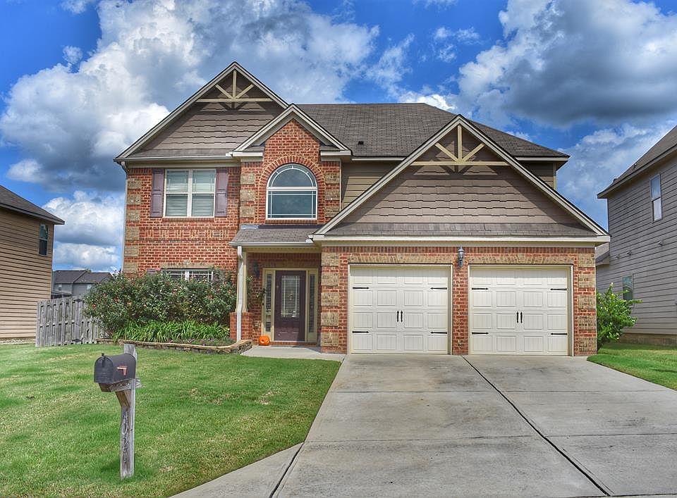 1st image of 4021 Lakewood Dr