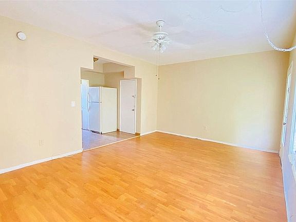3rd image of 8630 Byron Ave APT 3A